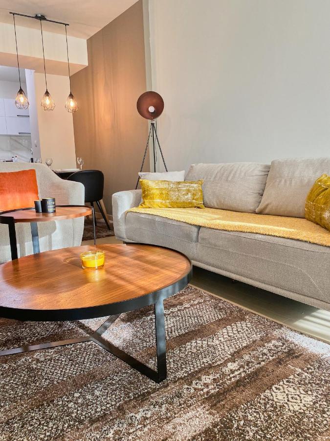 Stylish Apartment, Skopje Centre - Private Parking - Panoramic Views מראה חיצוני תמונה
