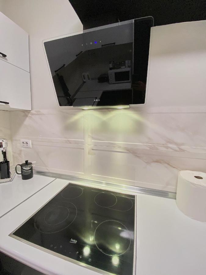 Stylish Apartment, Skopje Centre - Private Parking - Panoramic Views מראה חיצוני תמונה