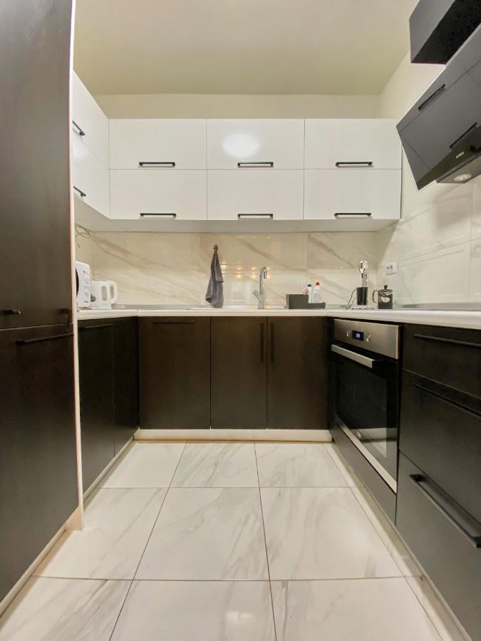 Stylish Apartment, Skopje Centre - Private Parking - Panoramic Views מראה חיצוני תמונה