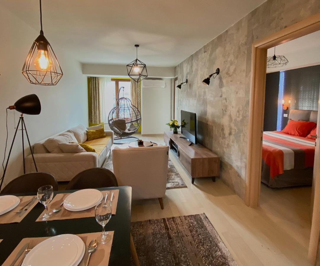 Stylish Apartment, Skopje Centre - Private Parking - Panoramic Views מראה חיצוני תמונה