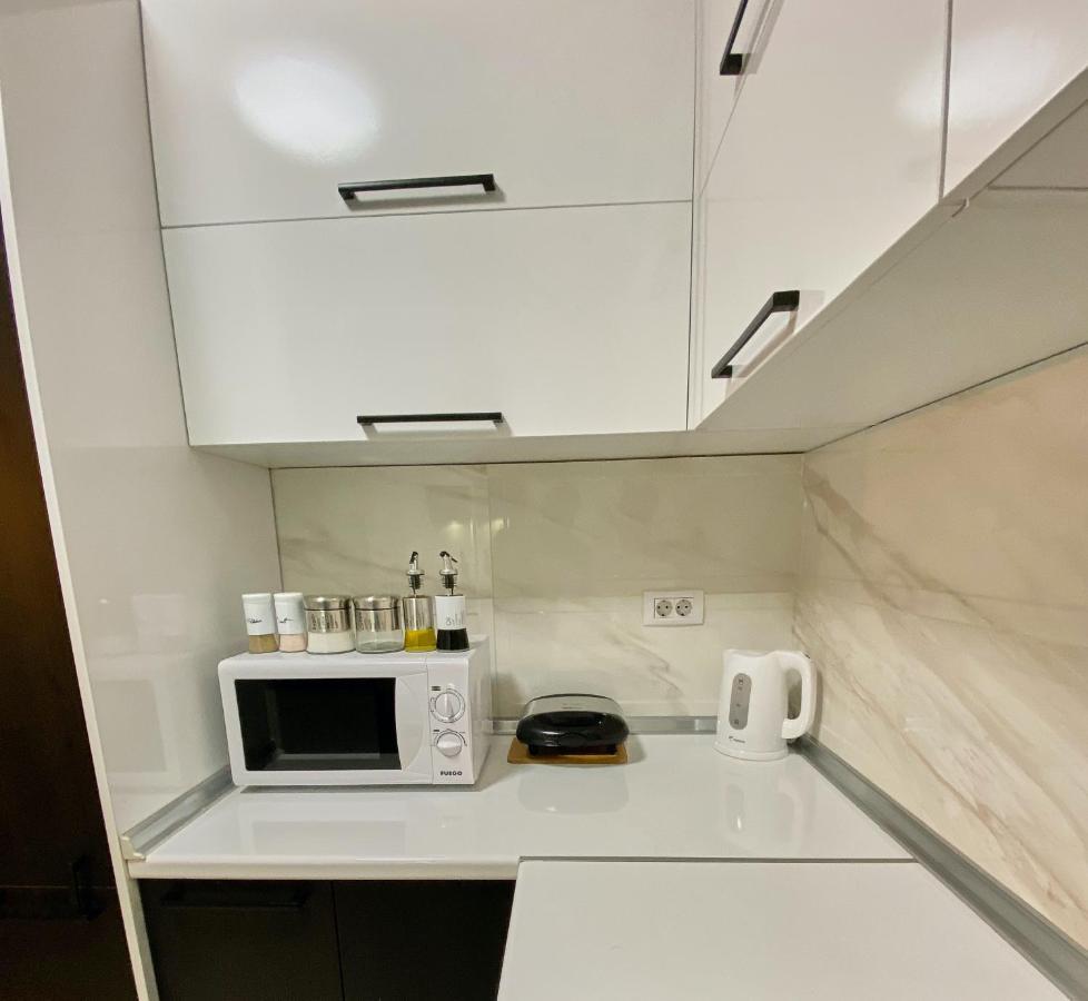 Stylish Apartment, Skopje Centre - Private Parking - Panoramic Views מראה חיצוני תמונה