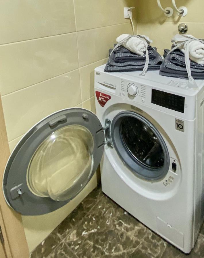Stylish Apartment, Skopje Centre - Private Parking - Panoramic Views מראה חיצוני תמונה