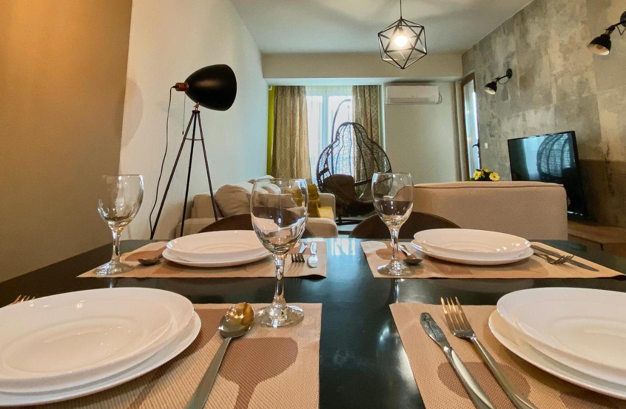Stylish Apartment, Skopje Centre - Private Parking - Panoramic Views מראה חיצוני תמונה