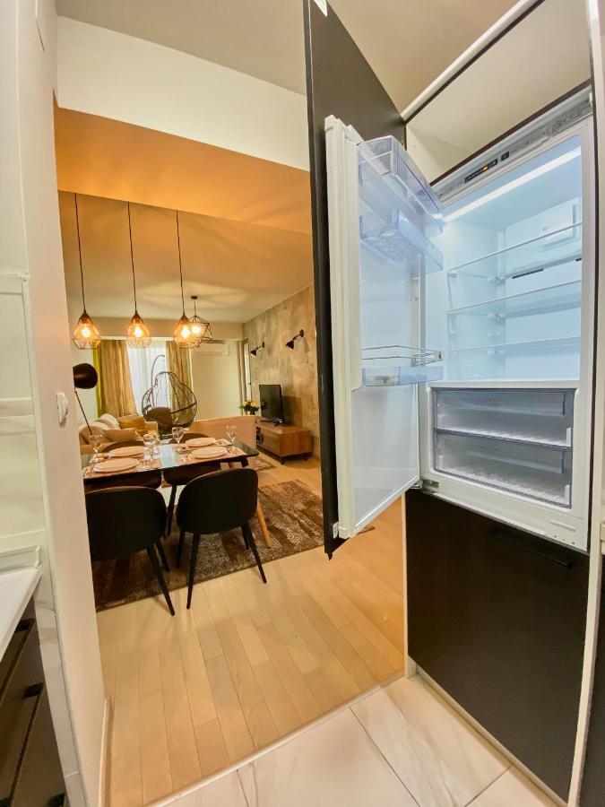 Stylish Apartment, Skopje Centre - Private Parking - Panoramic Views מראה חיצוני תמונה