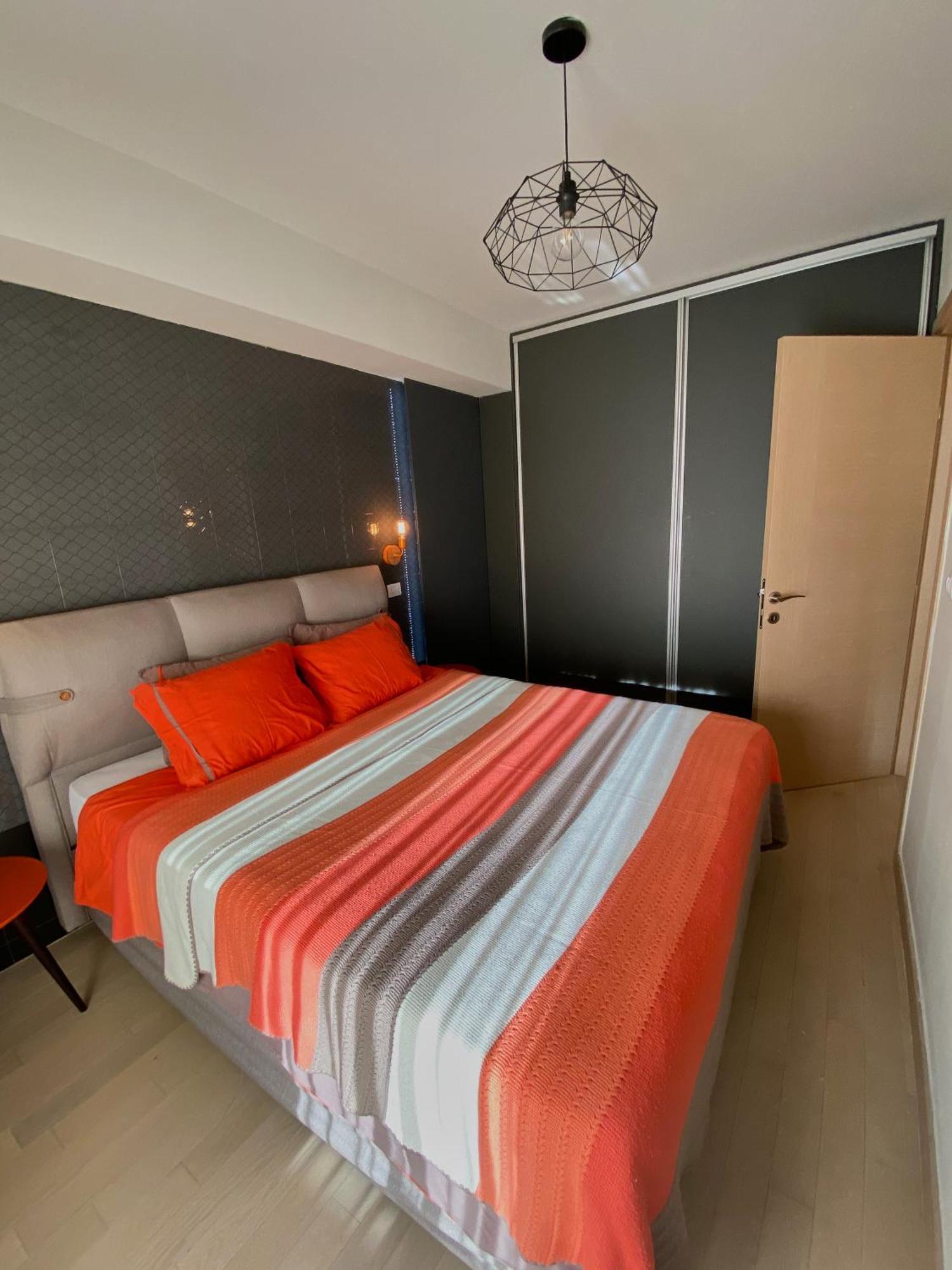 Stylish Apartment, Skopje Centre - Private Parking - Panoramic Views מראה חיצוני תמונה