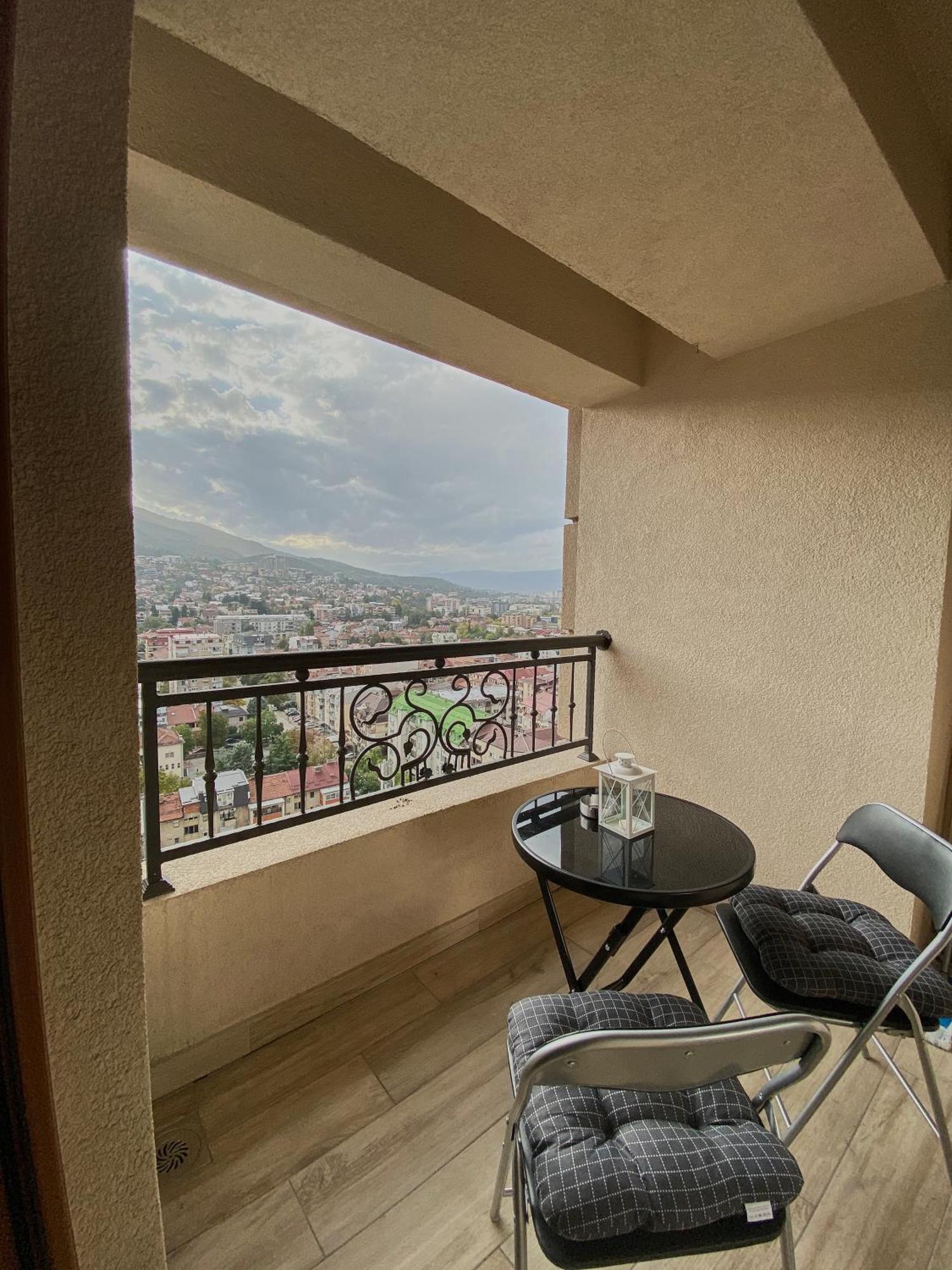 Stylish Apartment, Skopje Centre - Private Parking - Panoramic Views מראה חיצוני תמונה